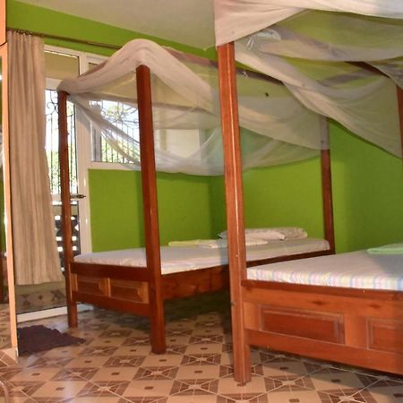 Viriko Boarding House Hotel Mombassa Buitenkant foto